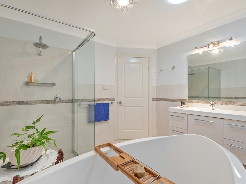 22 The Heights, Hillvue NSW 2340