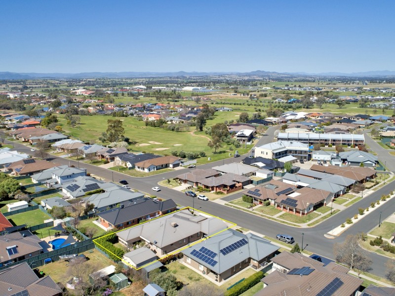 22 The Heights, Hillvue NSW 2340