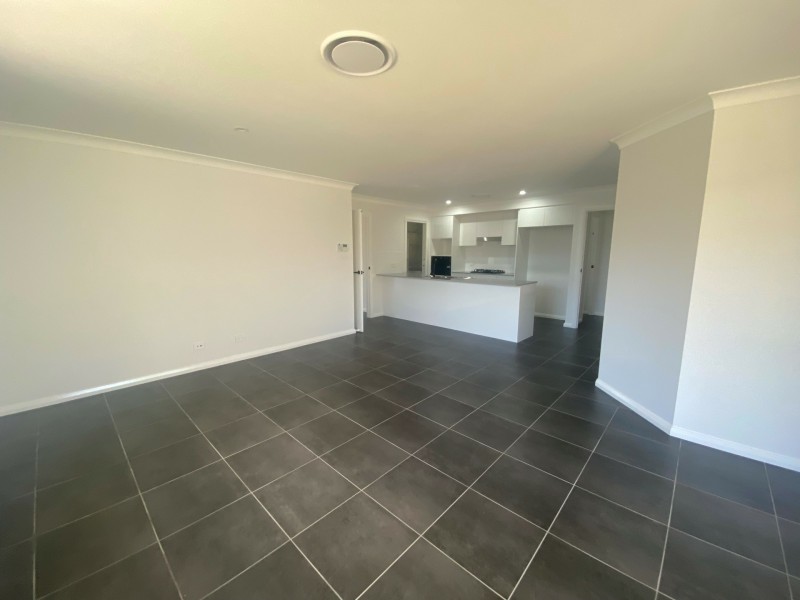 8 Baudin Street, Westdale NSW 2340