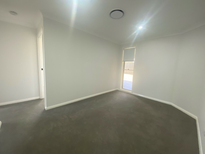 8 Baudin Street, Westdale NSW 2340