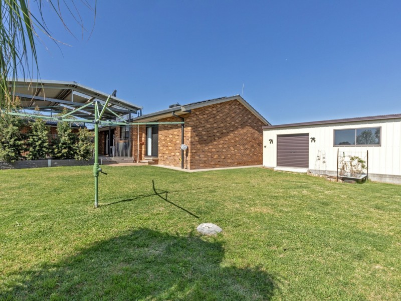 5 Camira Crescent, Hillvue NSW 2340