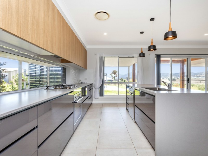 166 Browns Lane, Moore Creek NSW 2340