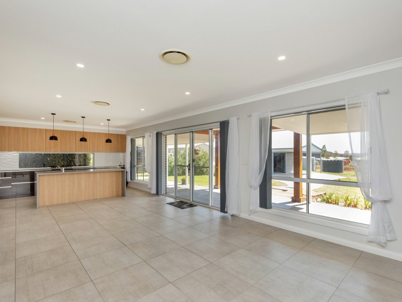 166 Browns Lane, Moore Creek NSW 2340