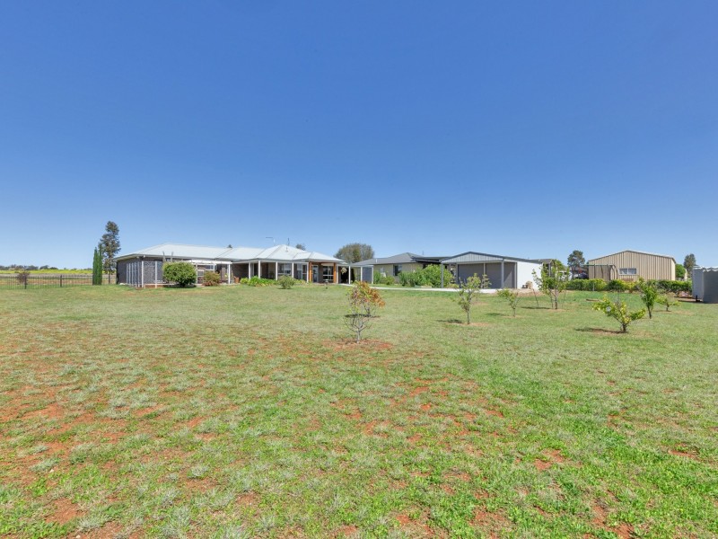166 Browns Lane, Moore Creek NSW 2340