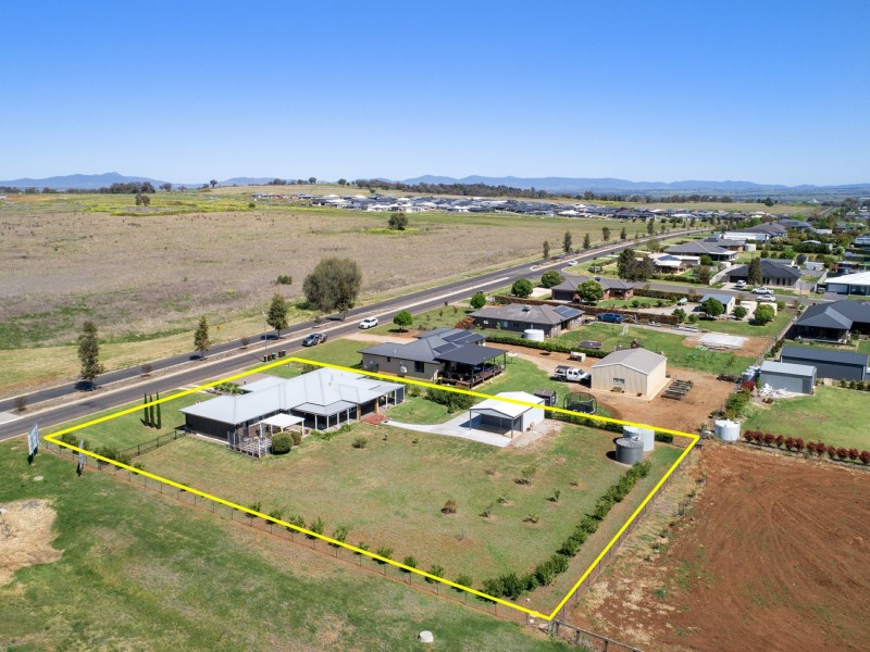 166 Browns Lane, Moore Creek NSW 2340