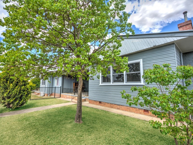 2/2 Begonia Street, South Tamworth NSW 2340