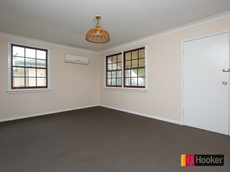 18 Fraser Crescent, Tamworth NSW 2340
