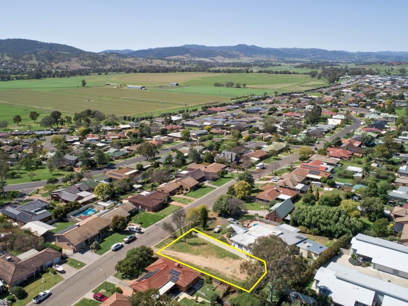 9 Peregrine Avenue, Calala NSW 2340