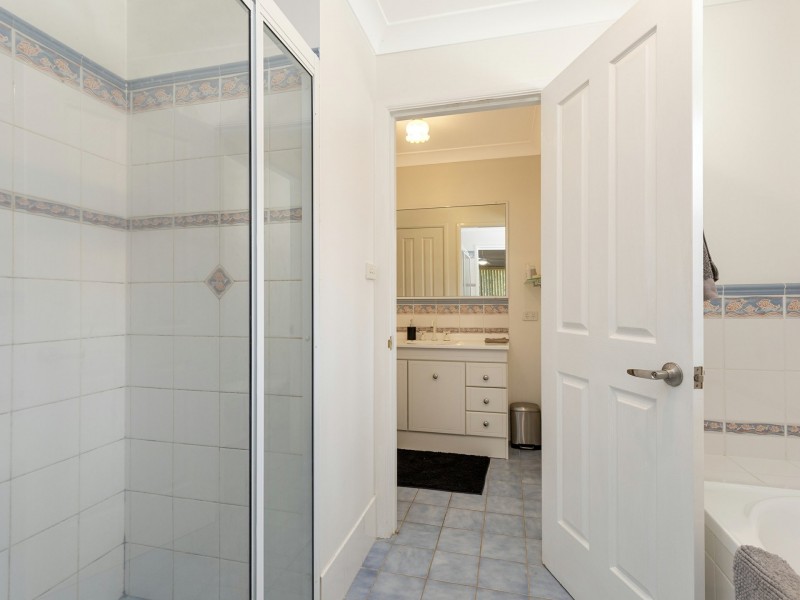 5 Giles Place, Westdale NSW 2340