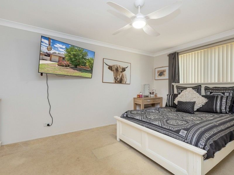 5 Giles Place, Westdale NSW 2340