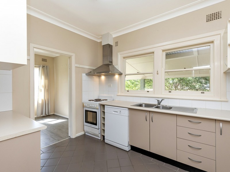 12 Churchill Street, South Tamworth NSW 2340