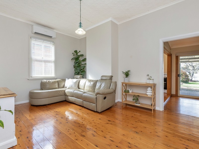 25 Roderick Street, East Tamworth NSW 2340