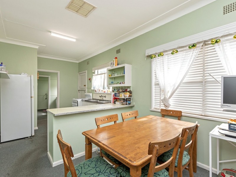 33 Churchill Street, South Tamworth NSW 2340