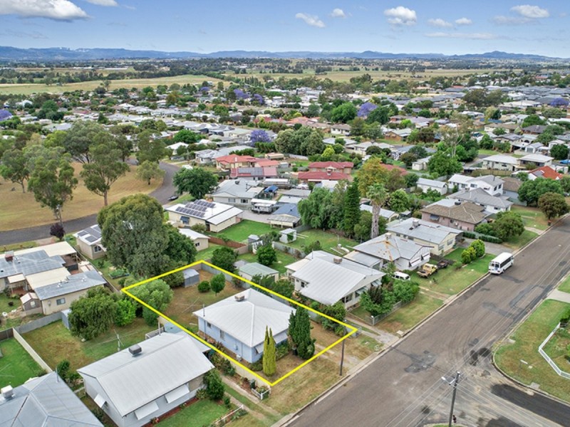 33 Churchill Street, South Tamworth NSW 2340