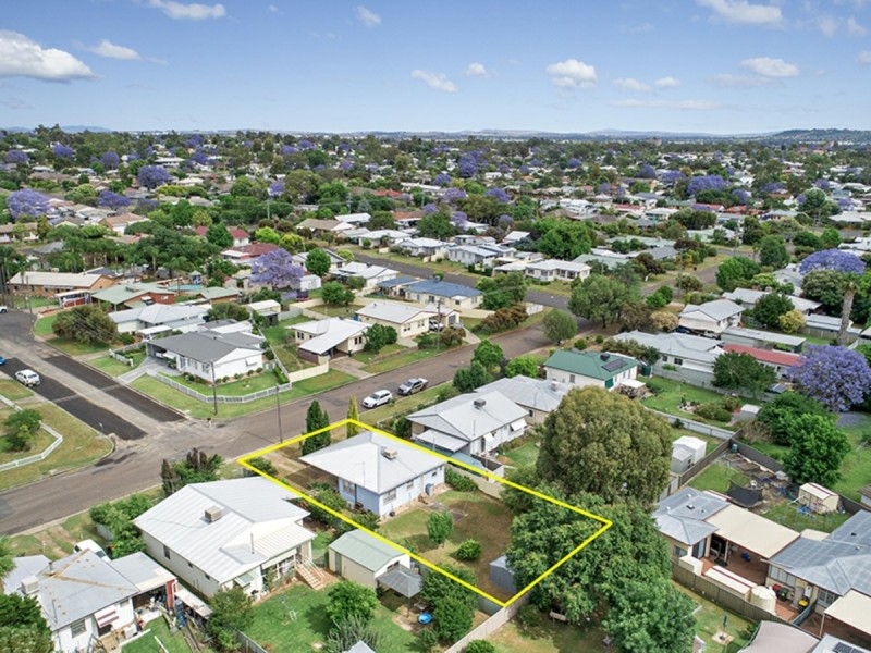 33 Churchill Street, South Tamworth NSW 2340