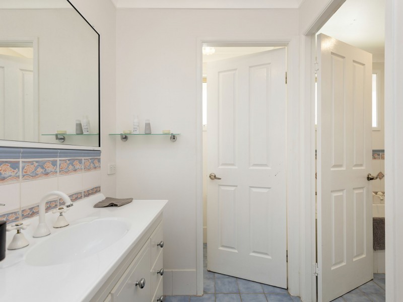 5 Giles Place, Westdale NSW 2340