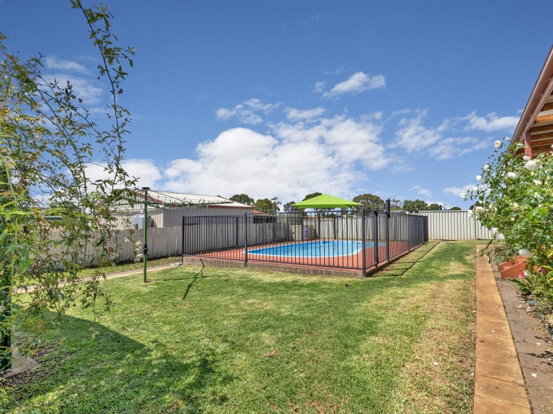 5 Giles Place, Westdale NSW 2340