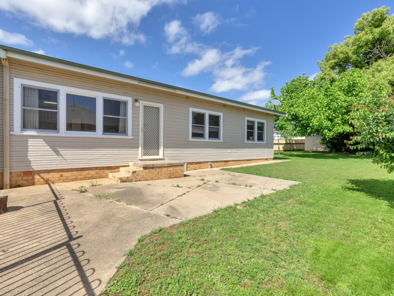 12 Churchill Street, South Tamworth NSW 2340