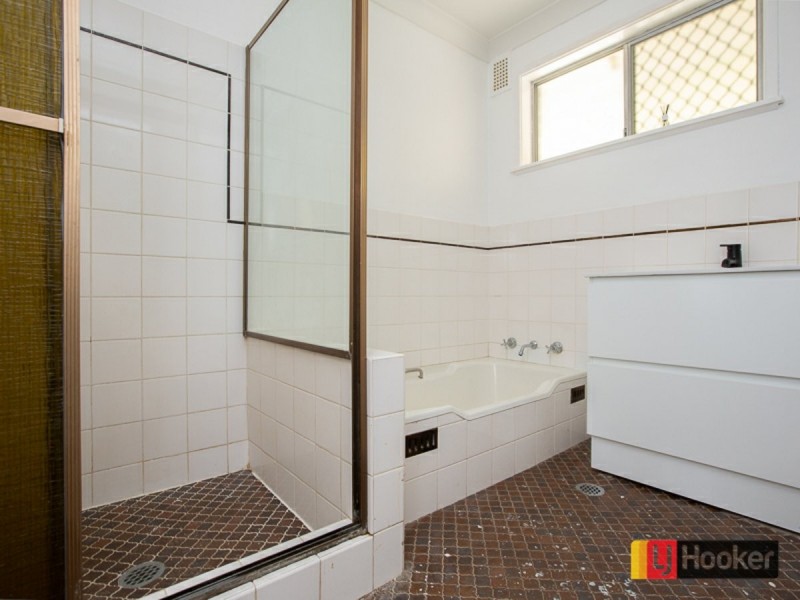 12 Edinburgh Street, West Tamworth NSW 2340