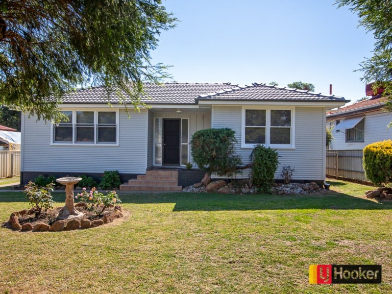 88 Petra Avenue, South Tamworth NSW 2340