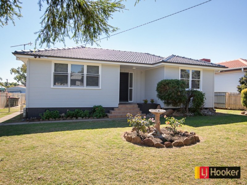 88 Petra Avenue, South Tamworth NSW 2340