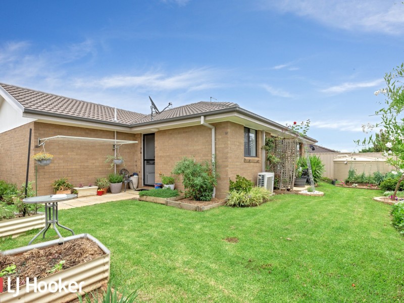 2/10 Falcon Drive, Calala NSW 2340