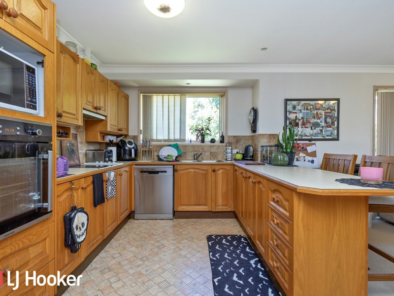 8 Caloola Street, Hillvue NSW 2340