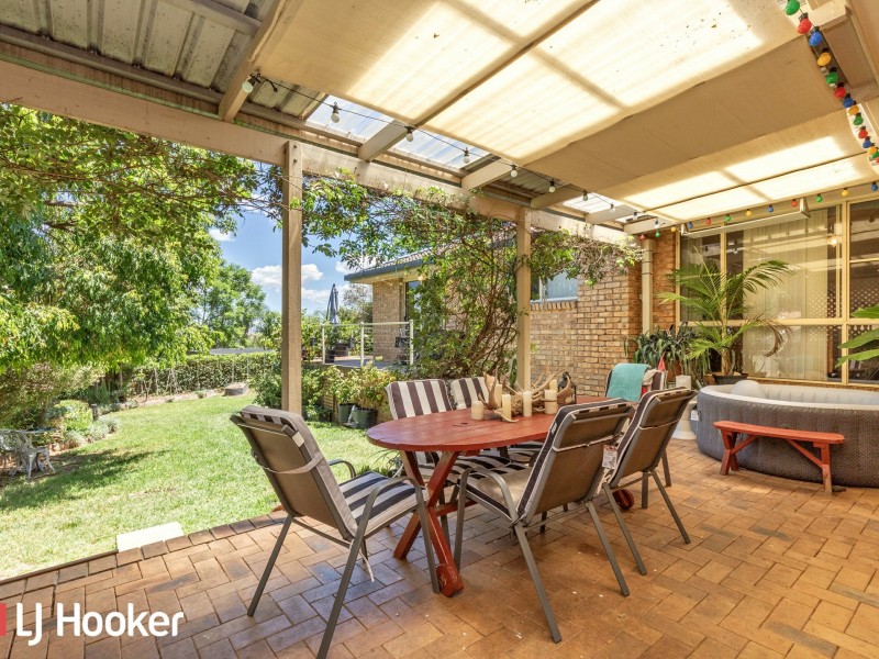 8 Caloola Street, Hillvue NSW 2340