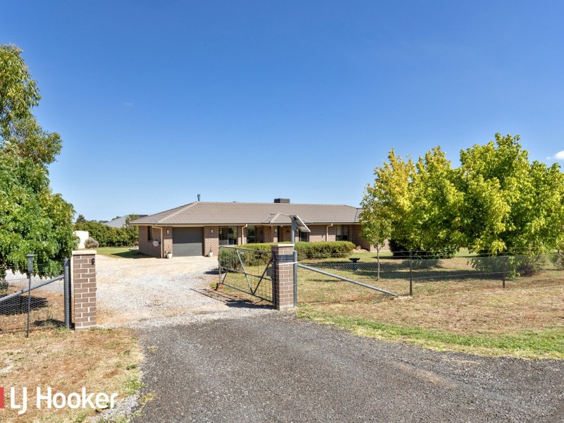 1 Badja Place, Moore Creek NSW 2340