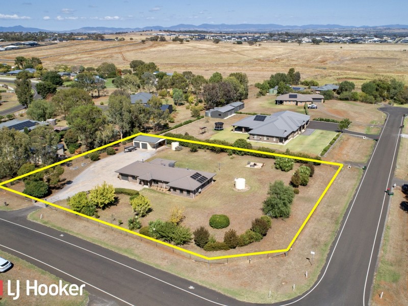 1 Badja Place, Moore Creek NSW 2340