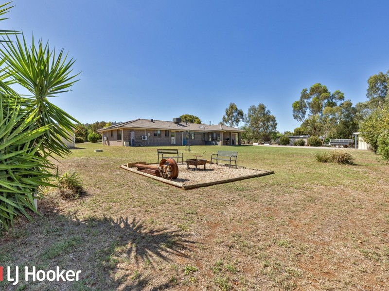 1 Badja Place, Moore Creek NSW 2340