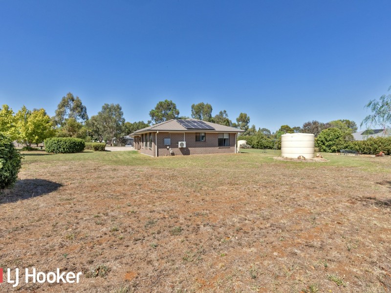 1 Badja Place, Moore Creek NSW 2340