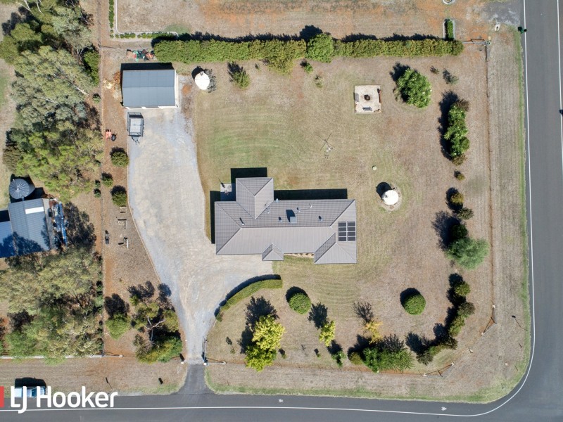 1 Badja Place, Moore Creek NSW 2340