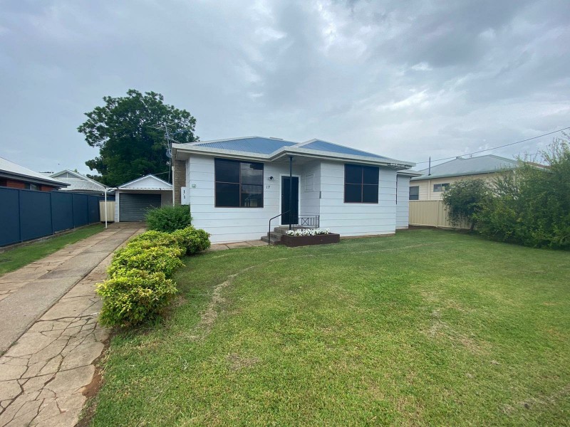 17 Bruce Street, South Tamworth NSW 2340