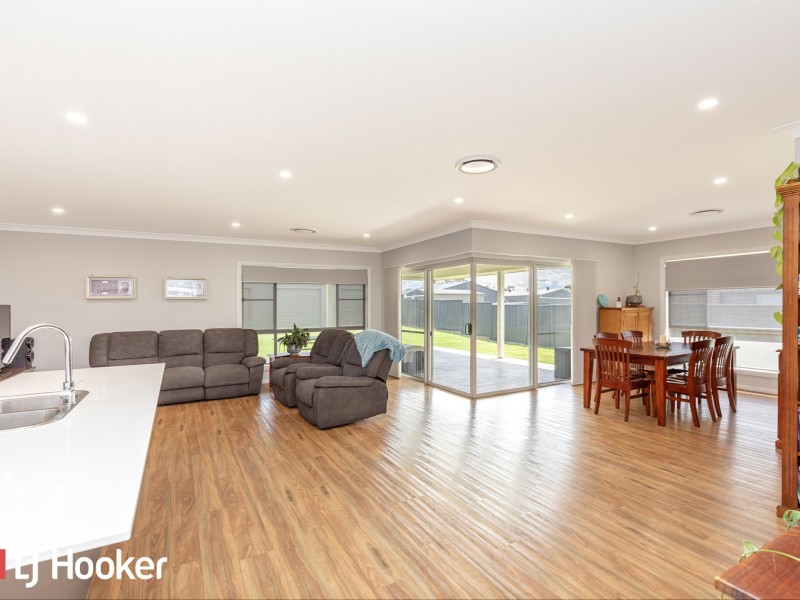 19 Mulga Place, Moore Creek NSW 2340