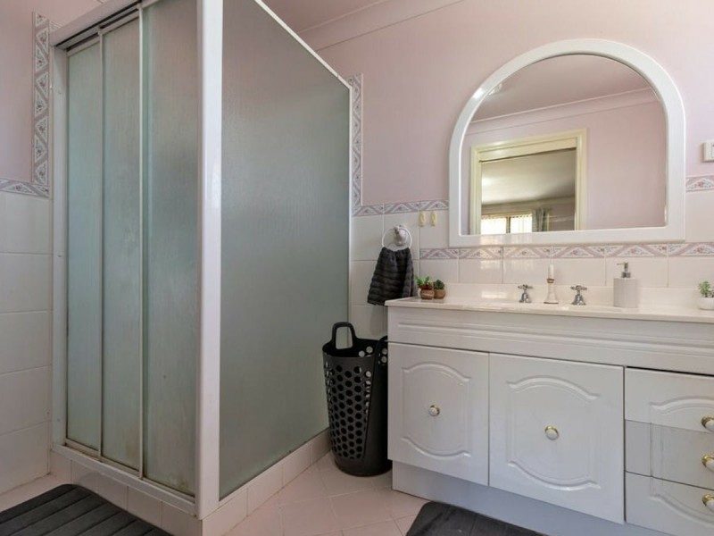 2/11 Illoura Street, Hillvue NSW 2340