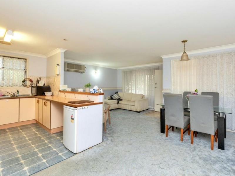 2/11 Illoura Street, Hillvue NSW 2340