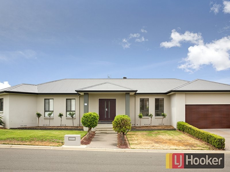 55 The Heights, Tamworth NSW 2340