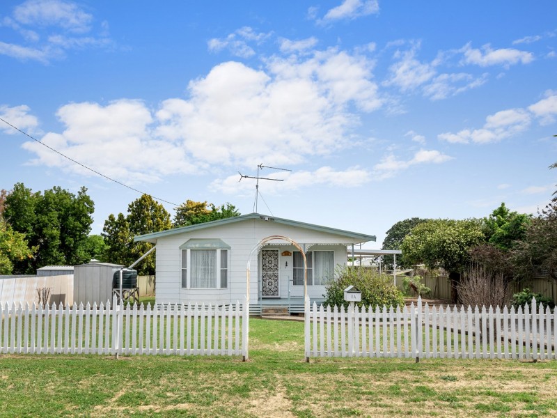 1a Carinya Avenue, Manilla NSW 2346