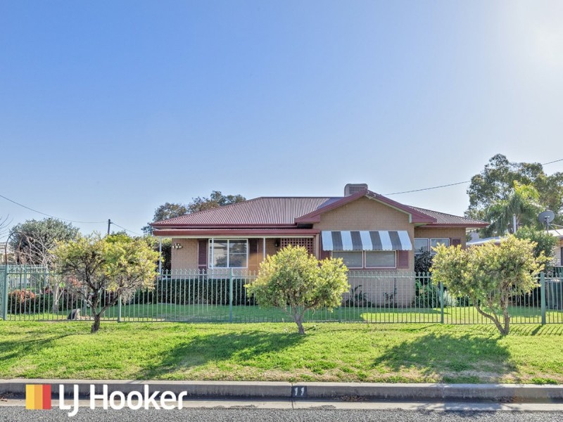 11 Terry Street, South Tamworth NSW 2340