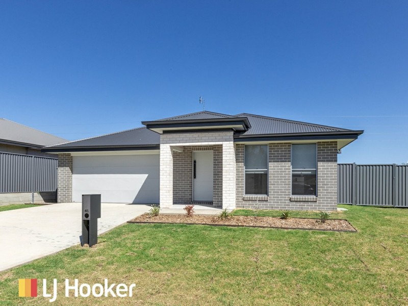 45 Explorers Way, Westdale NSW 2340