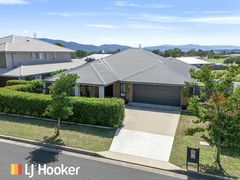 48 Peak Drive, Hillvue NSW 2340