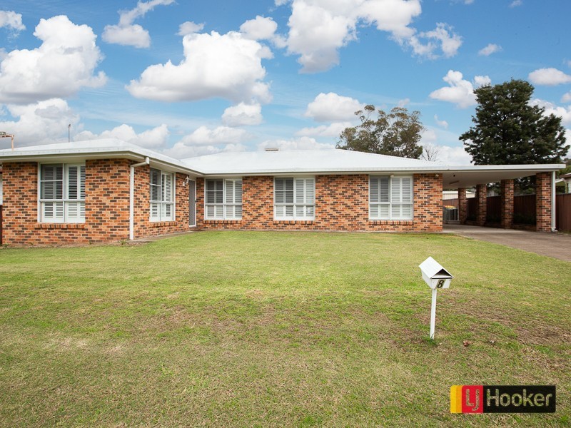 8 Robey Street, Kootingal NSW 2352