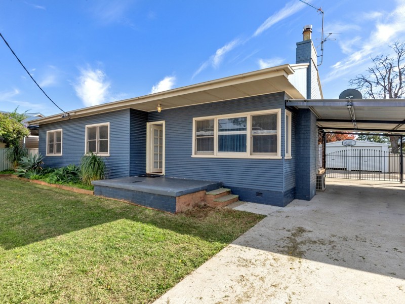 10 Baird Crescent, South Tamworth NSW 2340