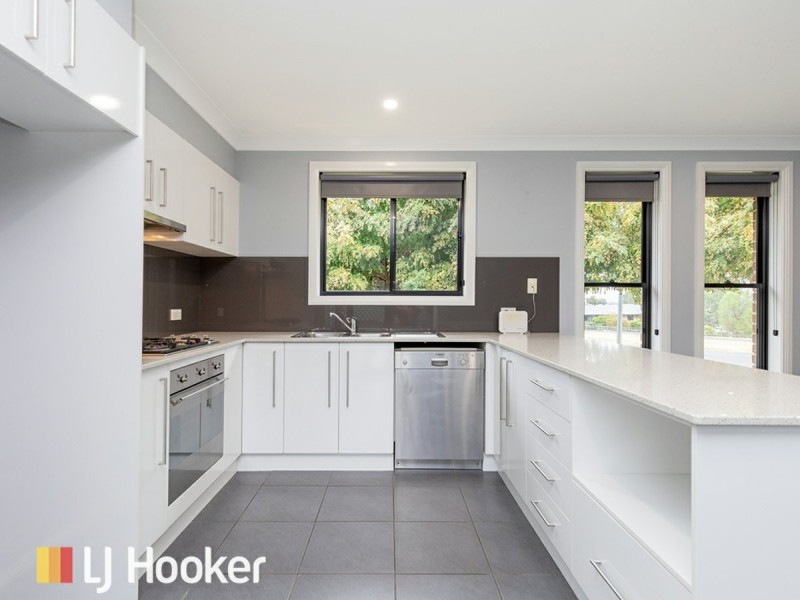 2 Bishop Kennedy Close, Oxley Vale NSW 2340