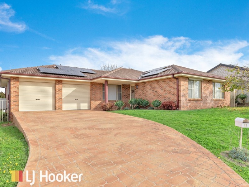 13 Warburton Drive, Westdale NSW 2340