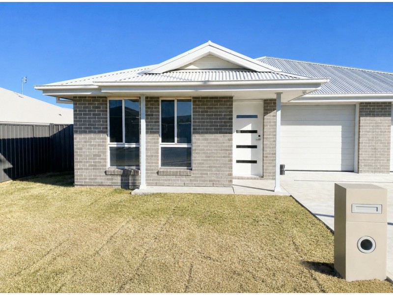 1/23 Cliffdale Place, Kootingal NSW 2352