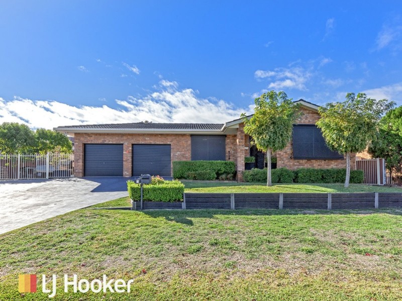 8 Camira Crescent, Hillvue NSW 2340