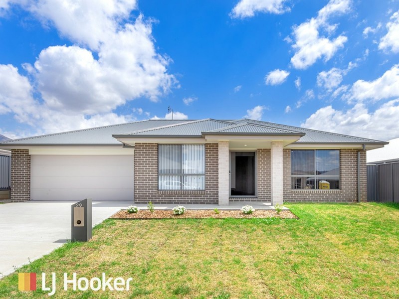 29 Explorers Way, Westdale NSW 2340