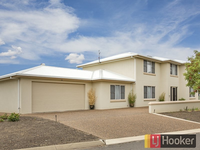 4 Overlanders Way, Tamworth NSW 2340